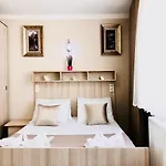 Hotel Carvan 2*